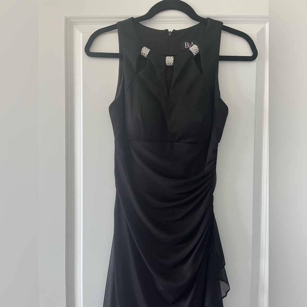 Women’s Mini Size 6 Black with Collar Design